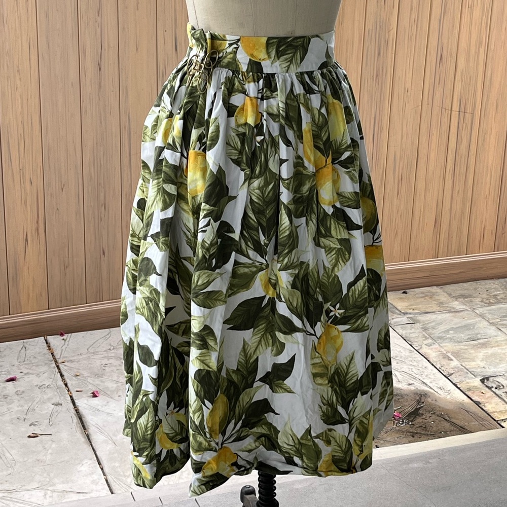 Floral Green and Yellow Women's Skirt H&M sz 12 in 100% cotton
